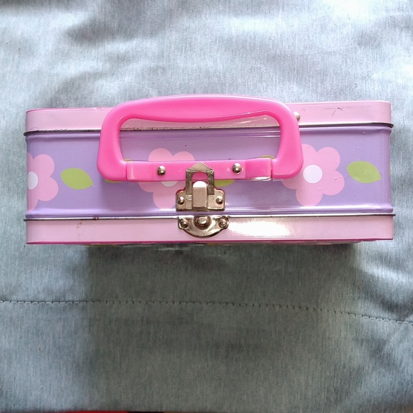 Hello Kitty Metal Tin Box - Picture 2 of 5